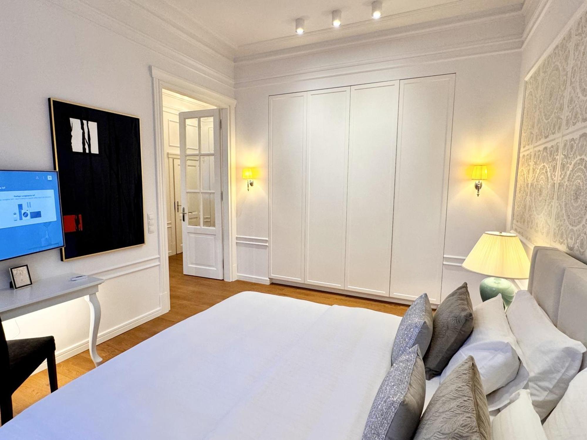 Mondrian Luxury Suites Unesco Old Town Warsaw Room photo